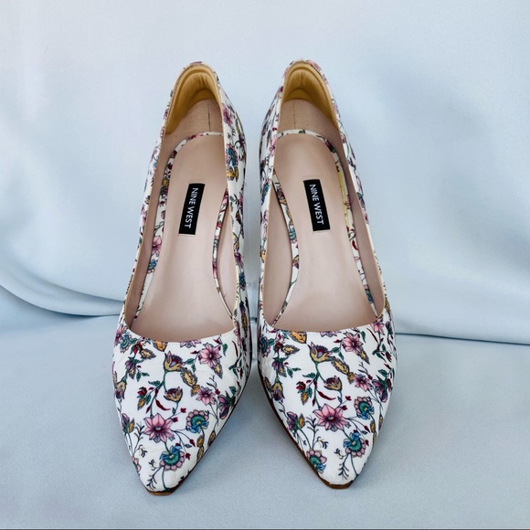 3.75@ Nine West Emmala White Spring Floral Pump - Picture 4 of 15